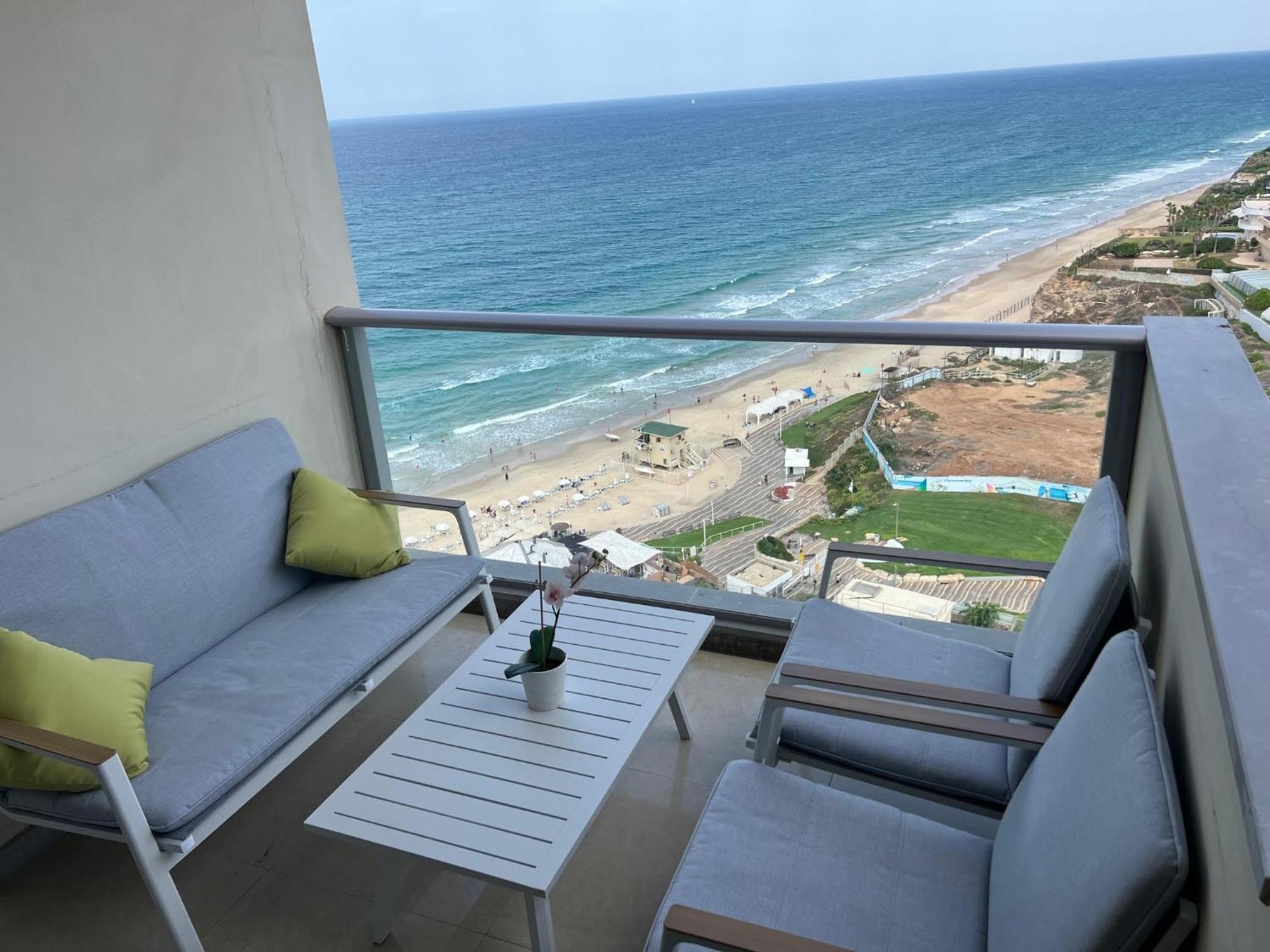 Luxury Sea View Apartment Herzelia Exteriör bild
